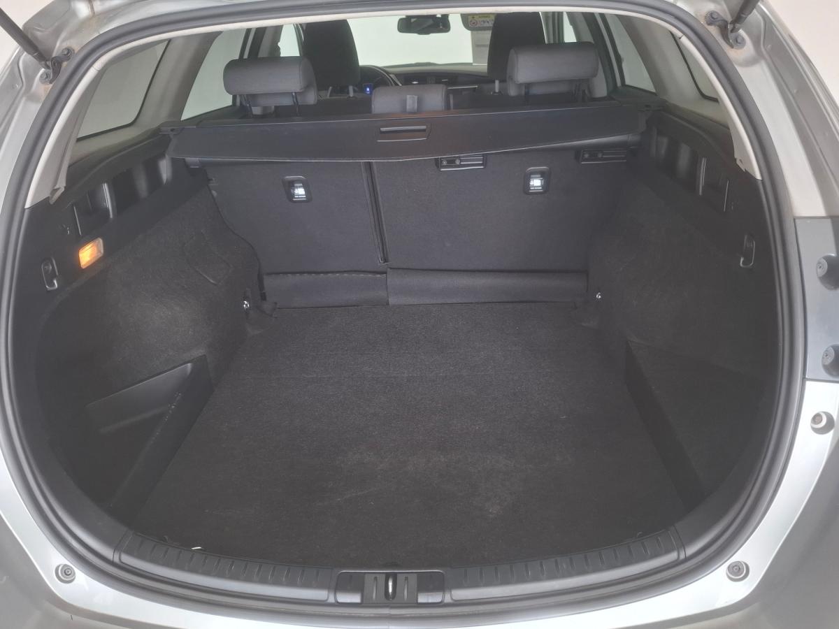 toyota-auris-touring-sports-2018-hibrido-a-gasolina-1798cc