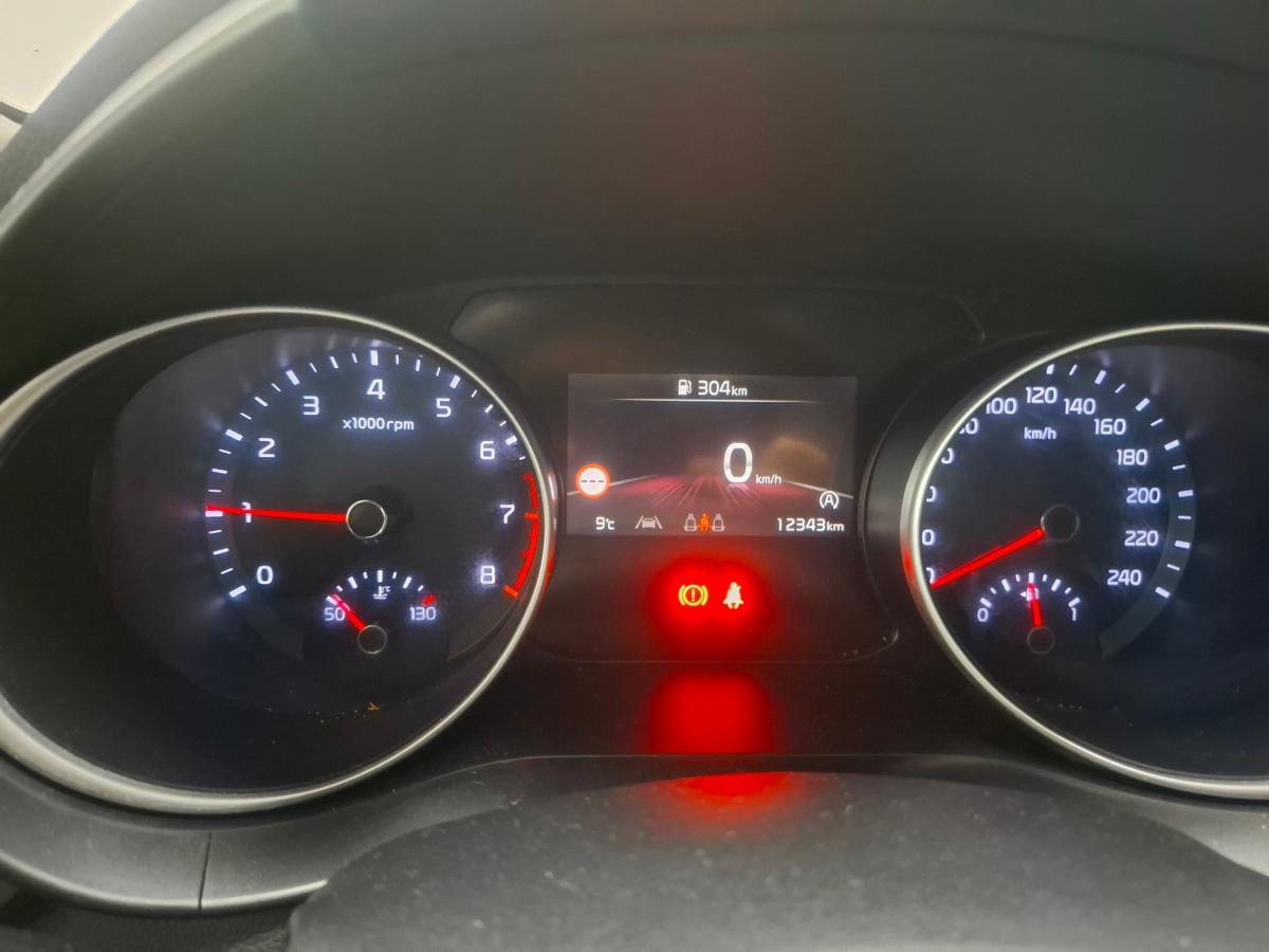 kia-xceed-2025-gasolina-998cc