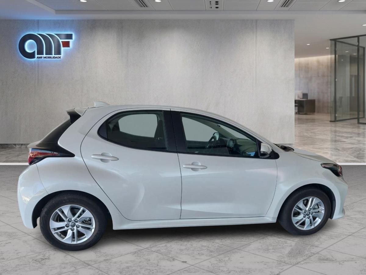 toyota-yaris-2025-hibrido-a-gasolina-1490cc