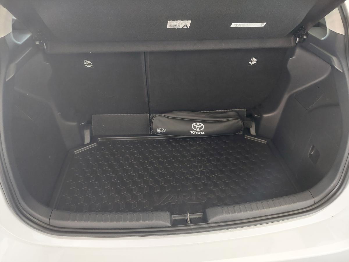 toyota-yaris-2025-hibrido-a-gasolina-1490cc