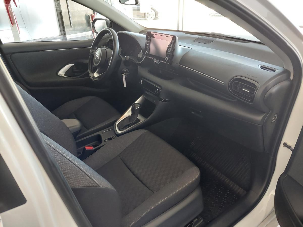 toyota-yaris-2025-hibrido-a-gasolina-1490cc