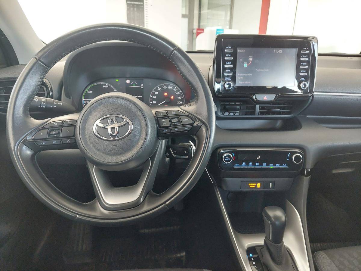 toyota-yaris-2025-hibrido-a-gasolina-1490cc