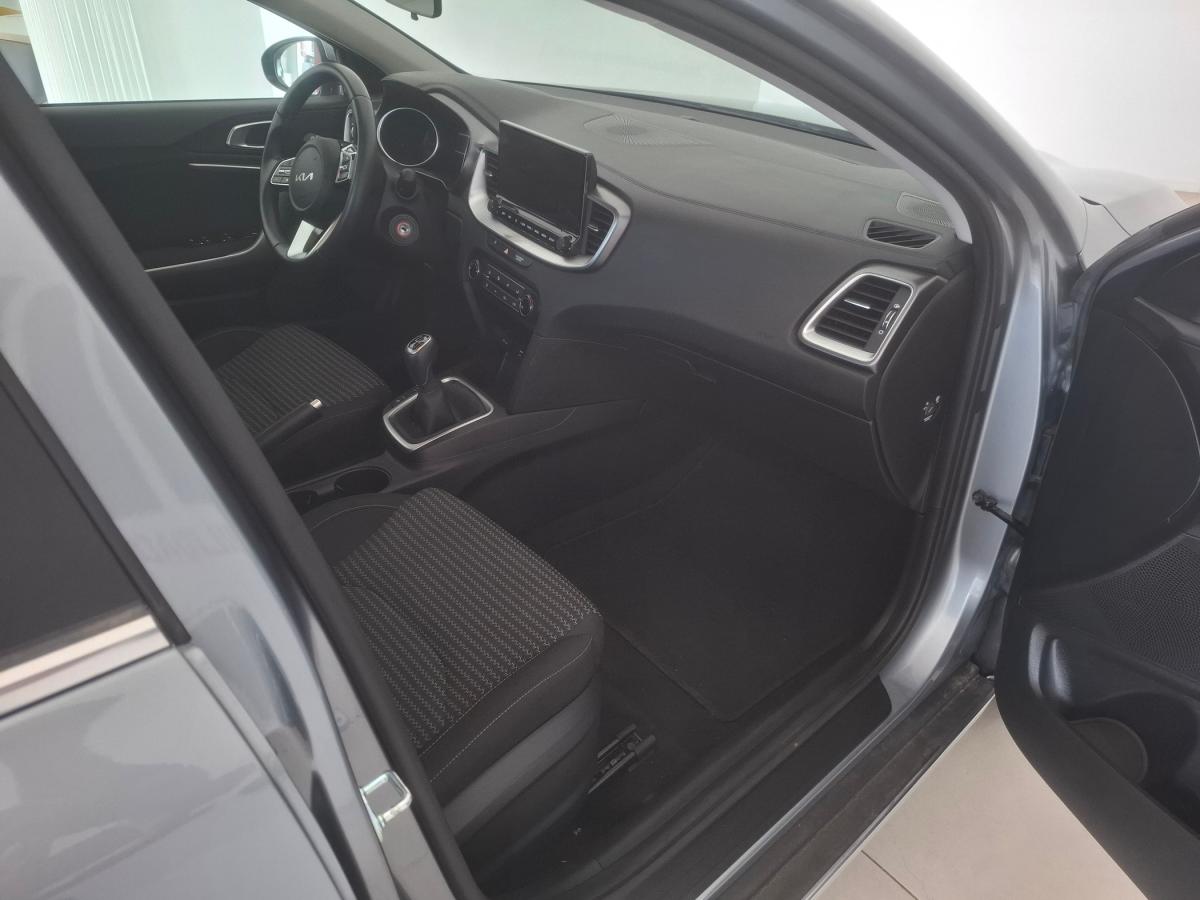 kia-xceed-2025-gasolina-998cc