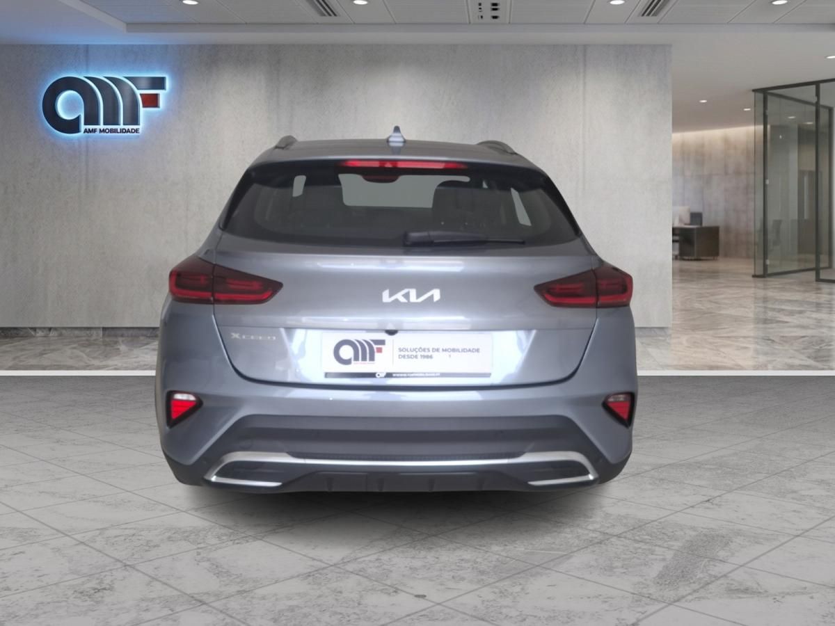 kia-xceed-2025-gasolina-998cc