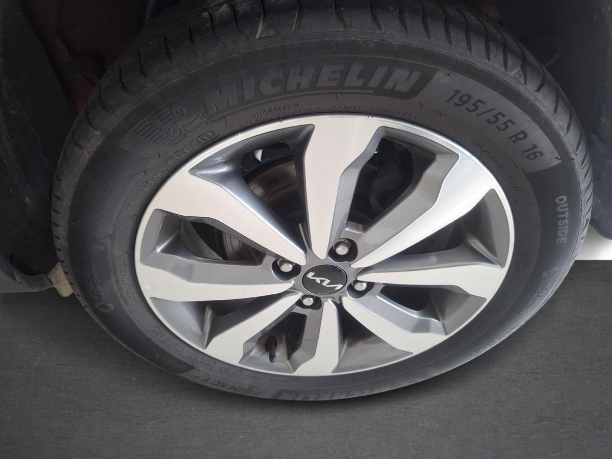 kia-stonic-2025-gasolina-1197cc