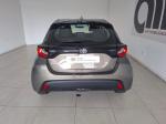 toyota-yaris-2024-hibrido-a-gasolina-1490cc