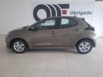 toyota-yaris-2024-hibrido-a-gasolina-1490cc