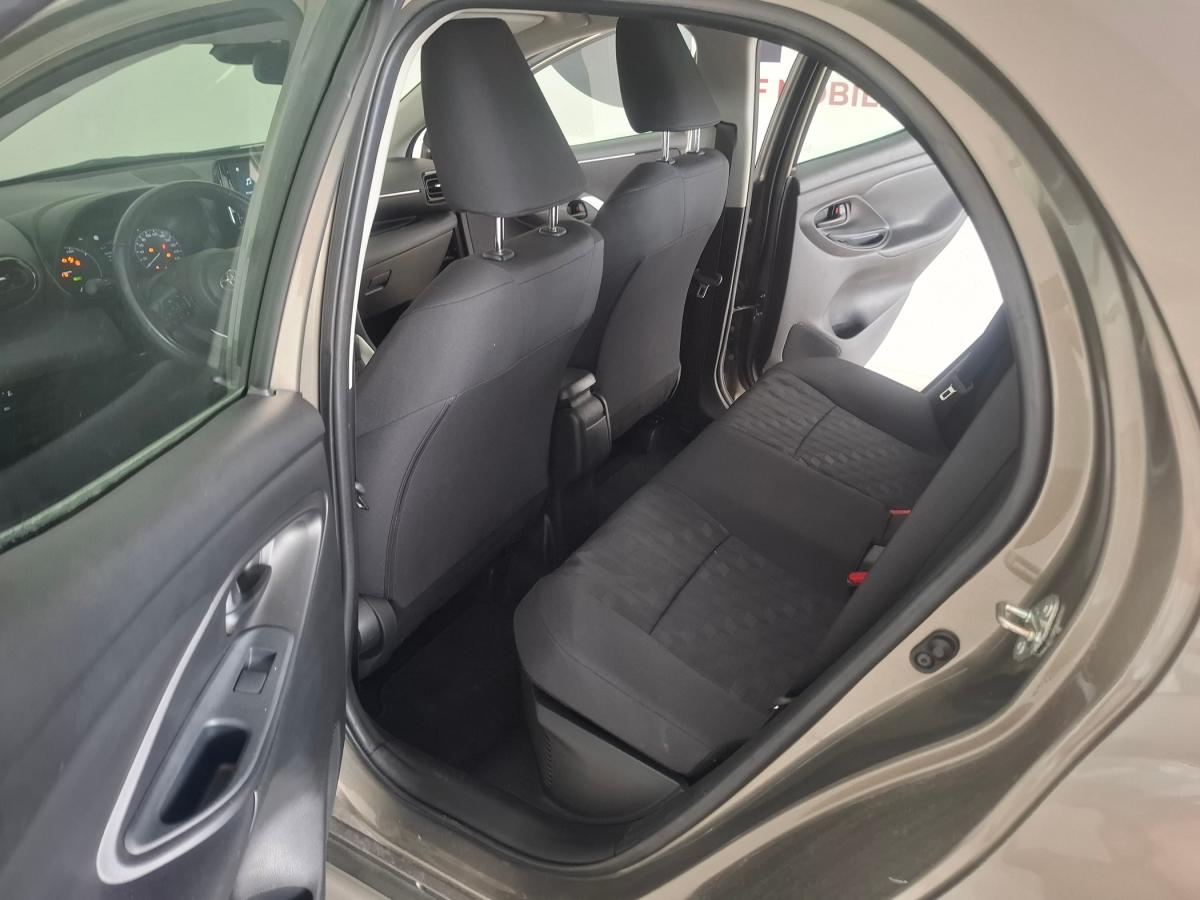 toyota-yaris-2024-hibrido-a-gasolina-1490cc