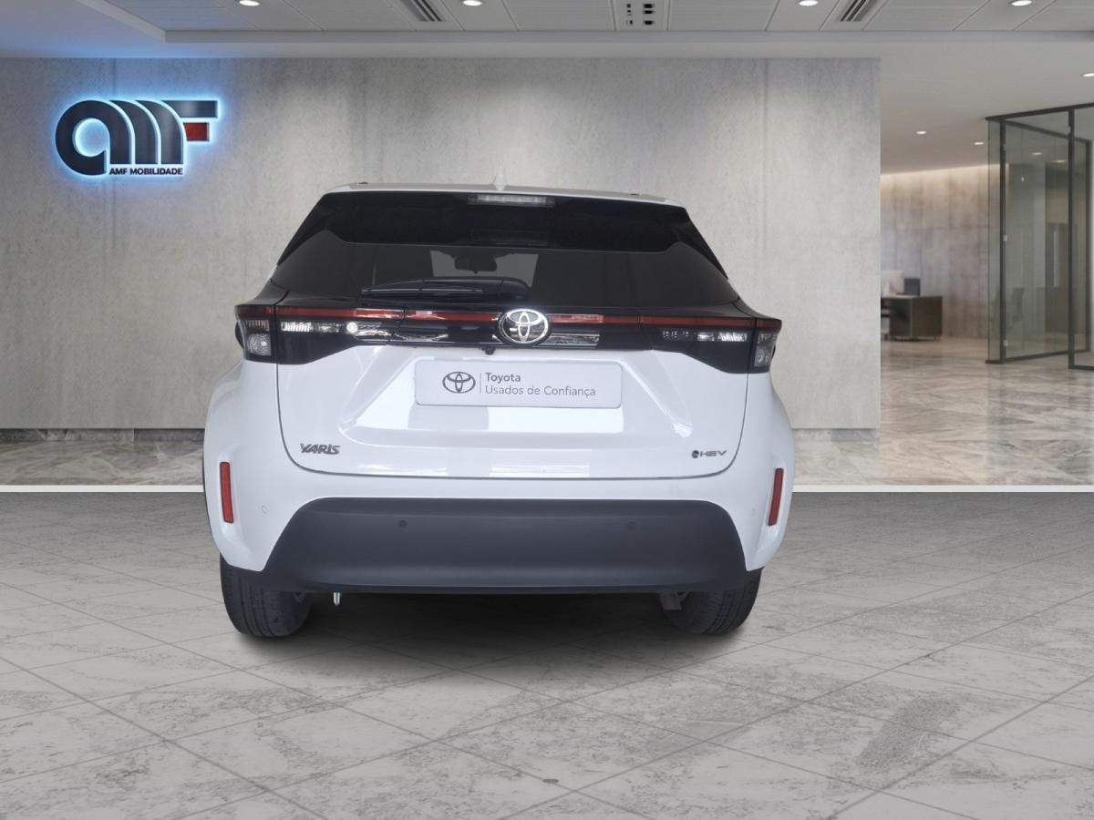 toyota-yaris-cross-2024-hibrido-a-gasolina-1490cc