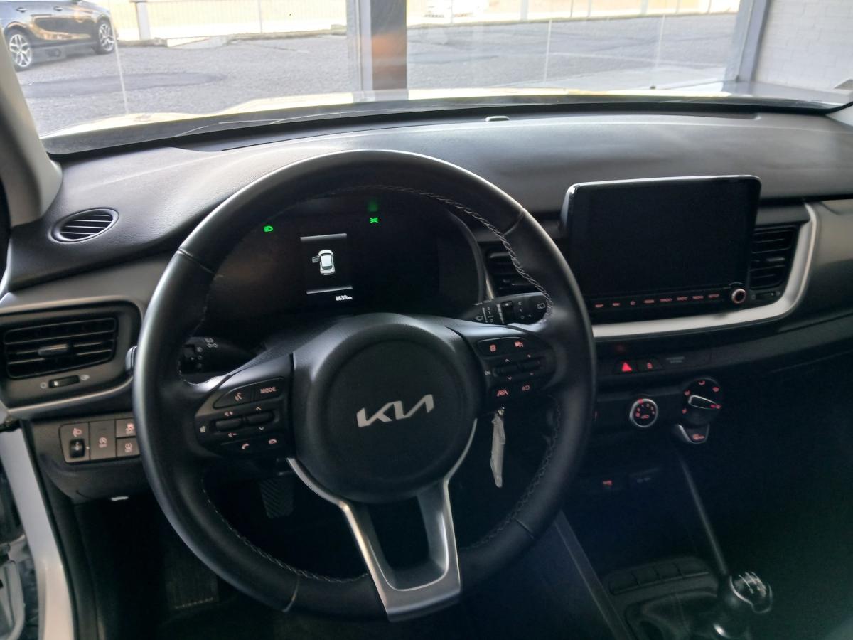 kia-stonic-2025-gasolina-1197cc