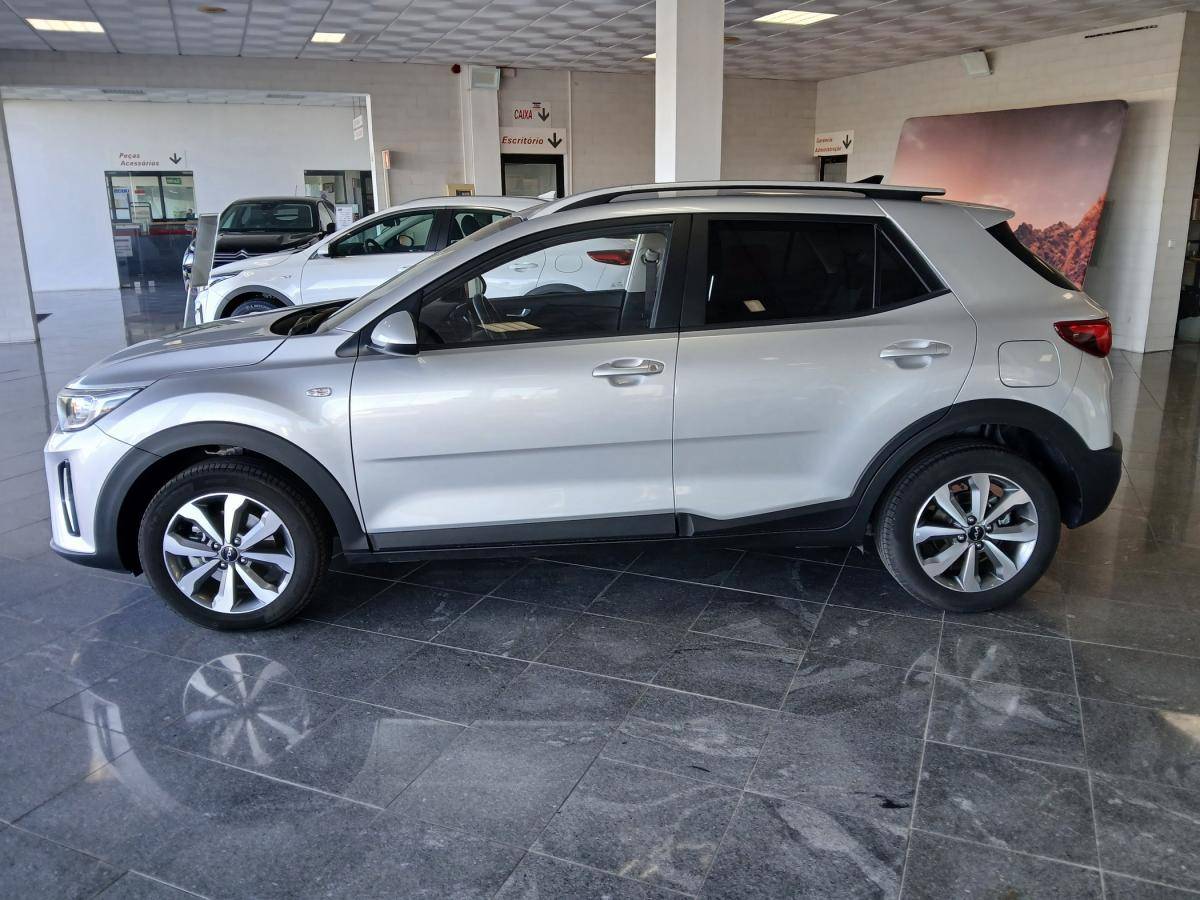 kia-stonic-2025-gasolina-1197cc