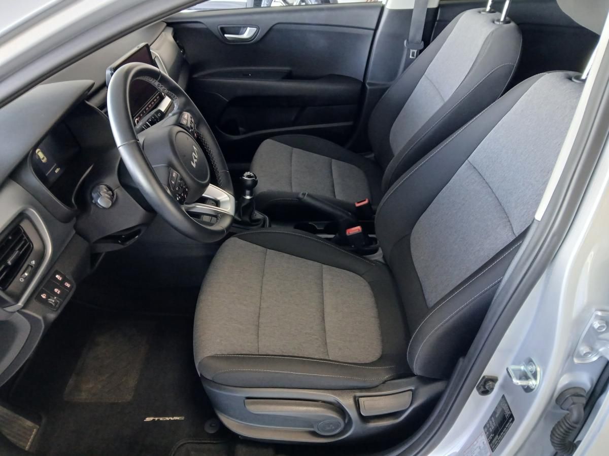 kia-stonic-2025-gasolina-1197cc