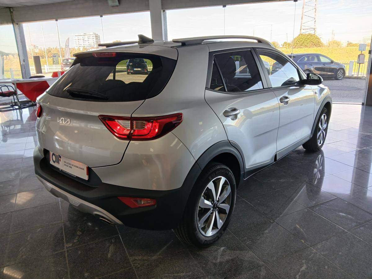 kia-stonic-2025-gasolina-1197cc