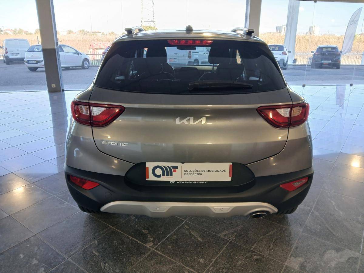 kia-stonic-2025-gasolina-1197cc