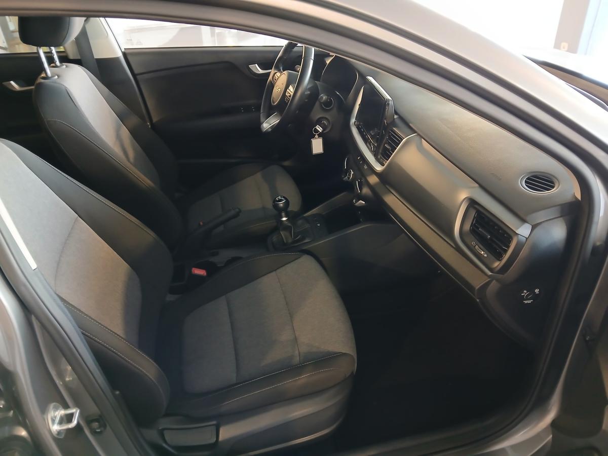 kia-stonic-2025-gasolina-1197cc