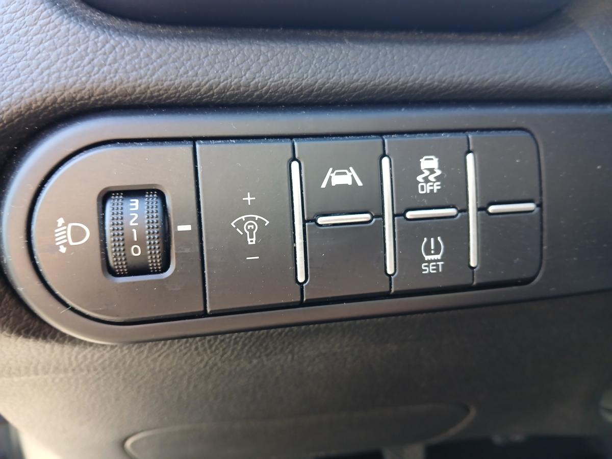 kia-xceed-2025-gasolina-998cc