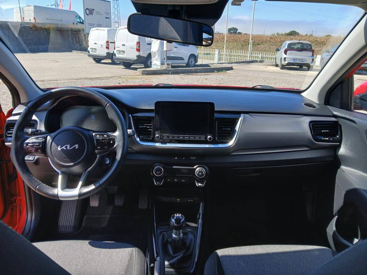 kia-stonic-2025-gasolina-1197cc