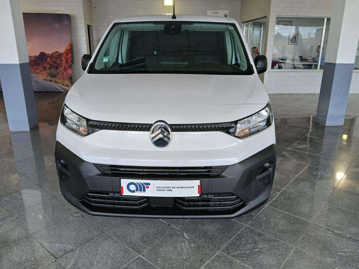 citroen-berlingo-2025-diesel-1499cc