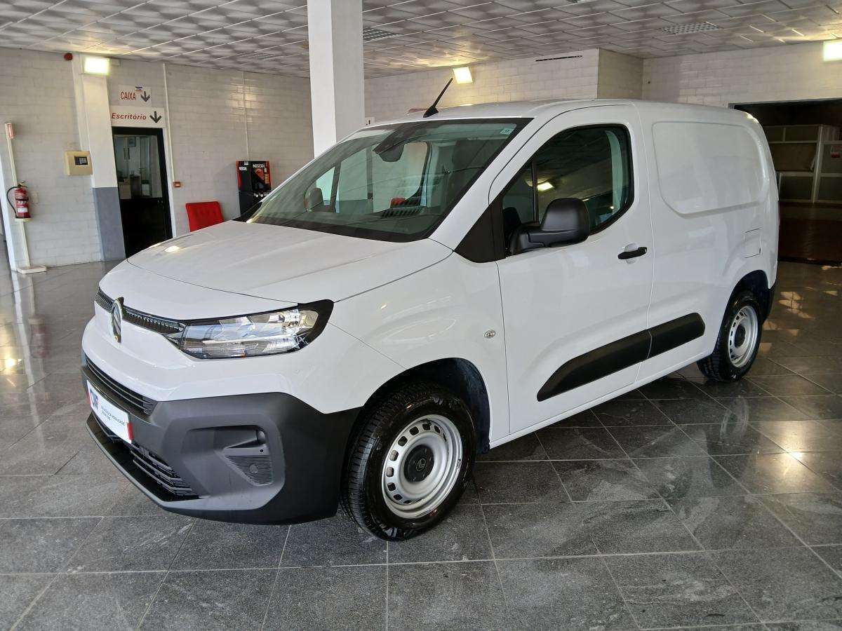 citroen-berlingo-2025-diesel-1499cc