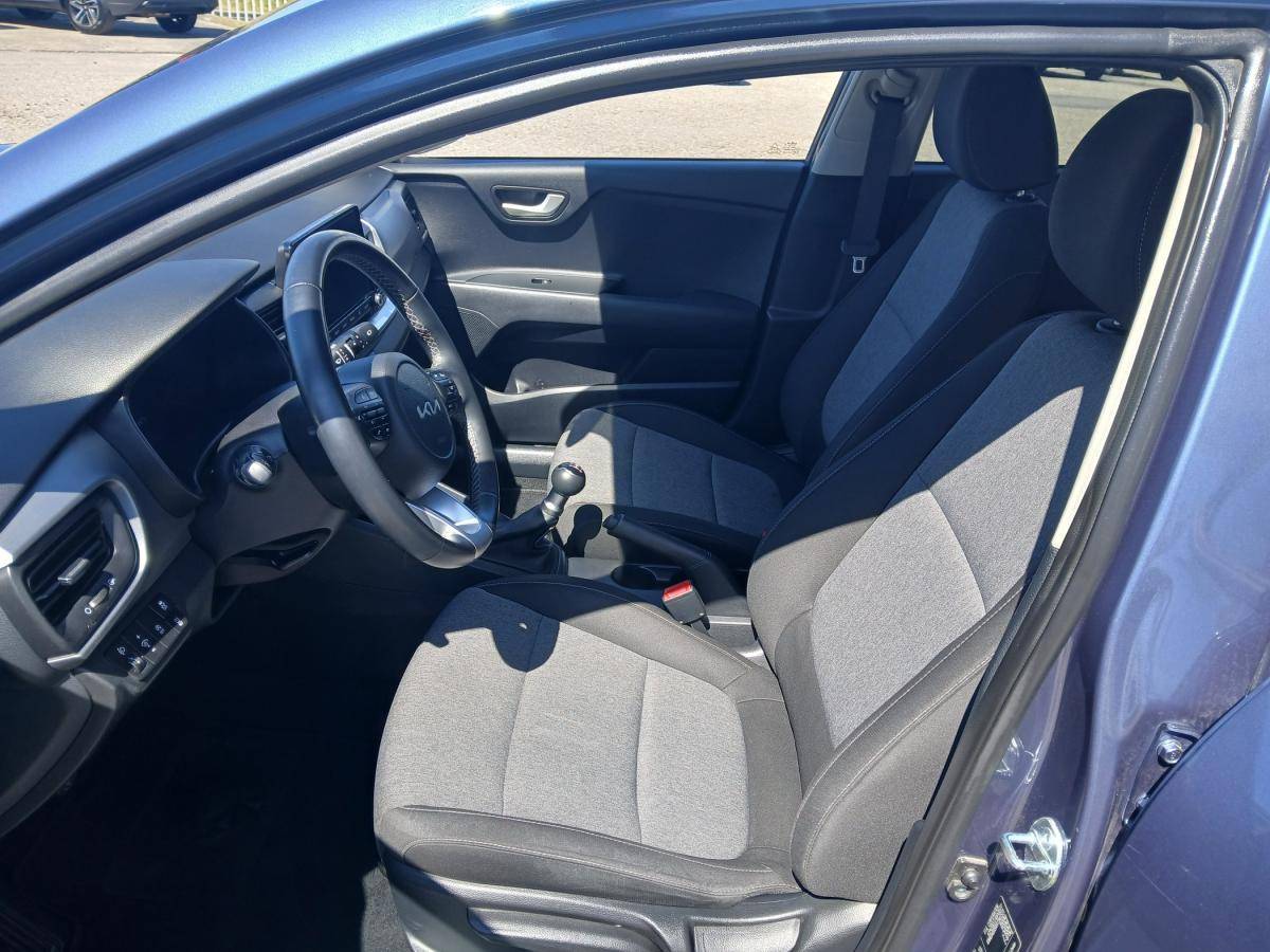 kia-stonic-2024-gasolina-1197cc