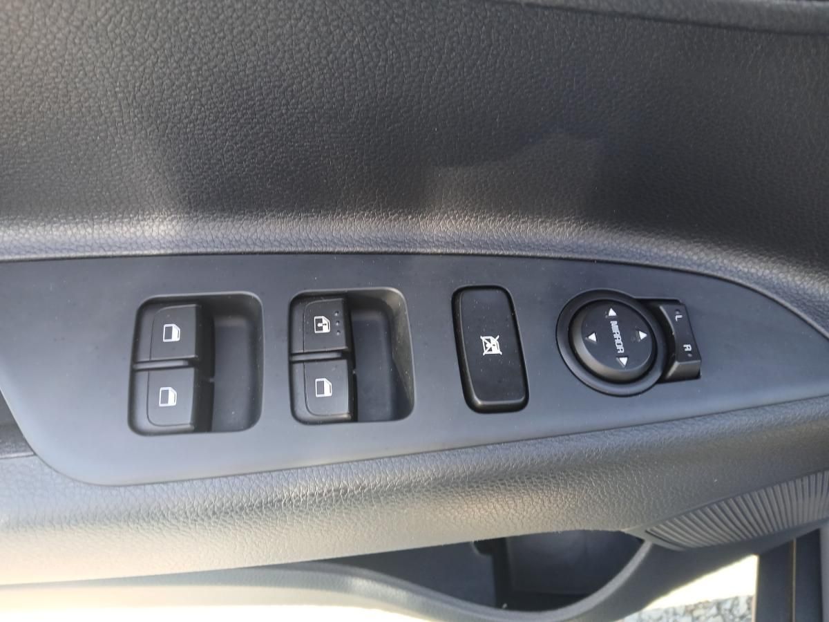 kia-stonic-2024-gasolina-1197cc