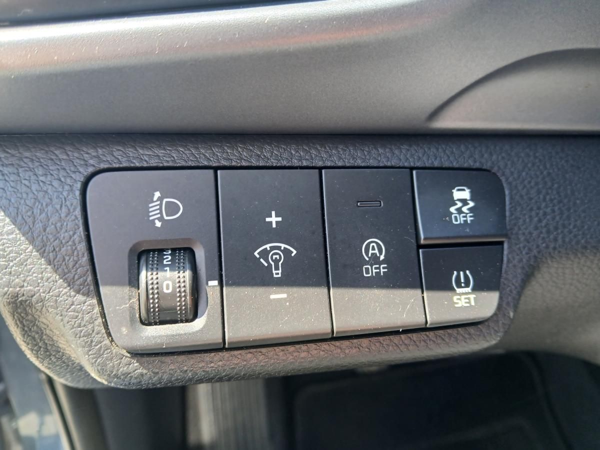 kia-stonic-2024-gasolina-1197cc