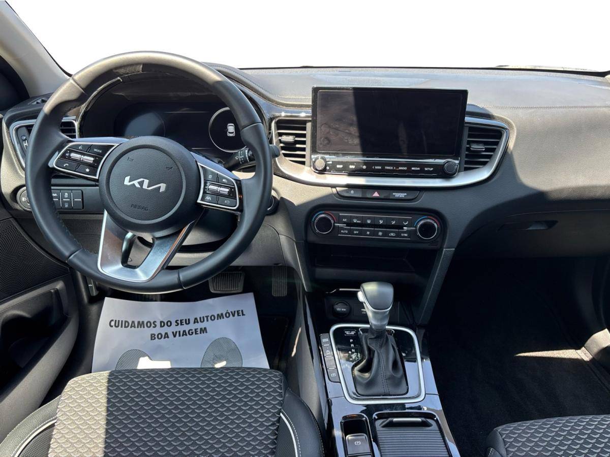 kia-xceed-2025-gasolina-998cc