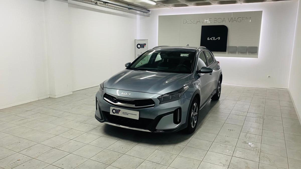 kia-xceed-2025-gasolina-998cc