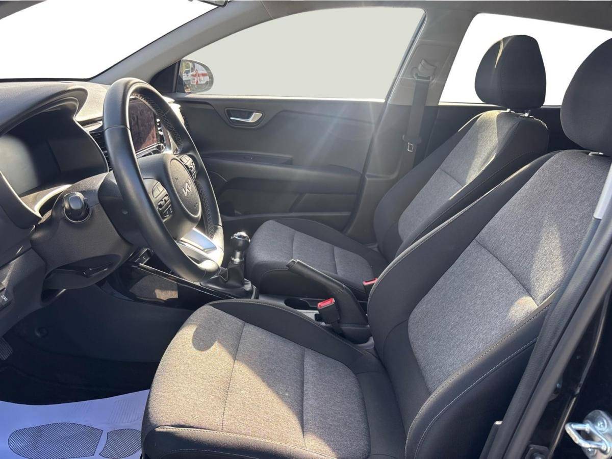 kia-stonic-2025-gasolina-1197cc