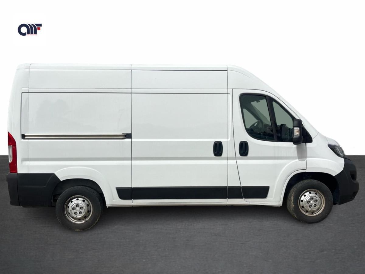 peugeot-boxer-2023-diesel-2179cc