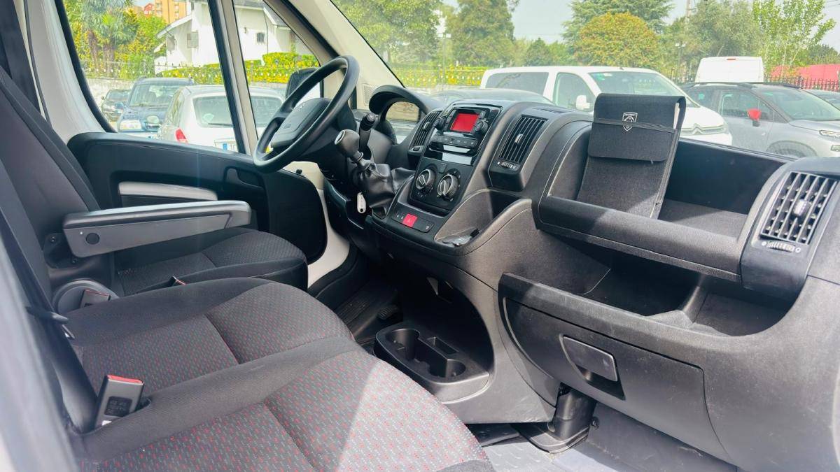 peugeot-boxer-2023-diesel-2179cc