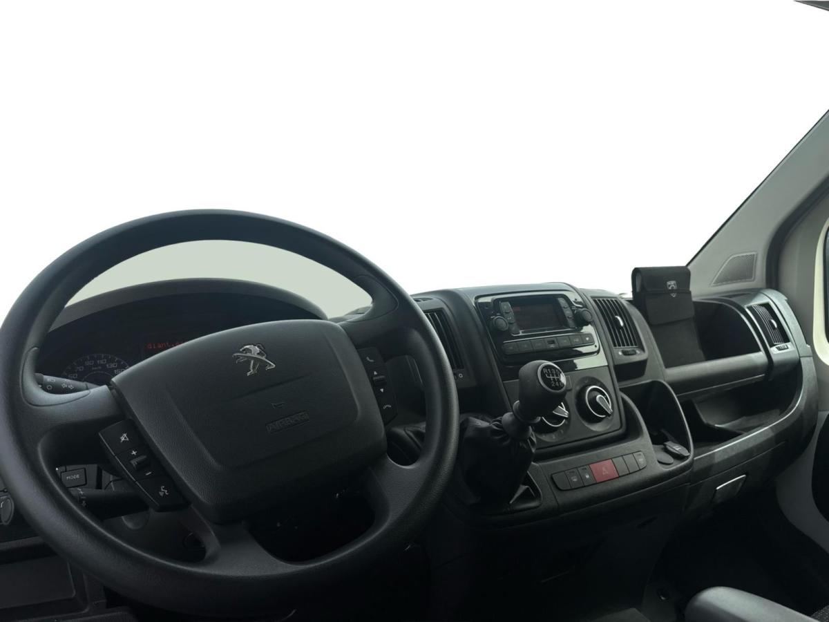 peugeot-boxer-2023-diesel-2179cc