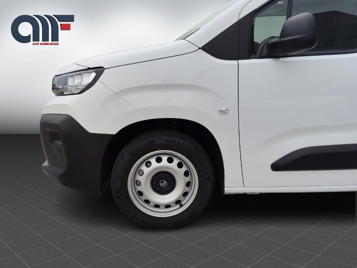 citroen-berlingo-2025-diesel-1499cc