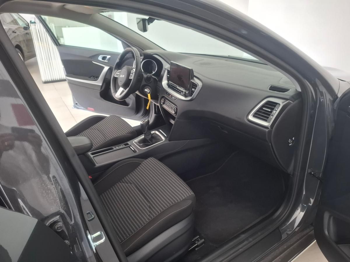 kia-xceed-2025-gasolina-998cc
