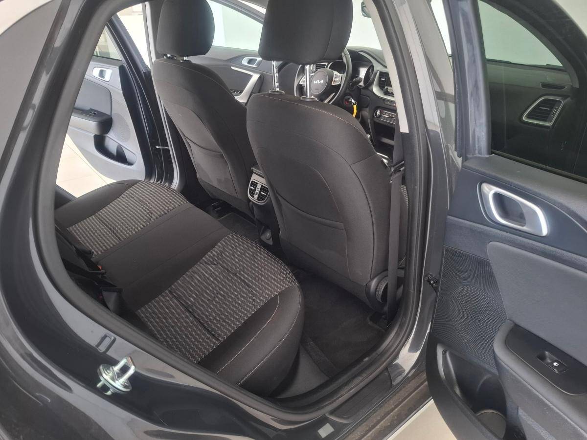 kia-xceed-2025-gasolina-998cc