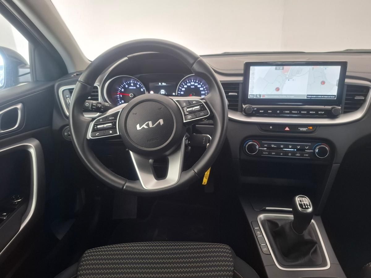 kia-xceed-2025-gasolina-998cc