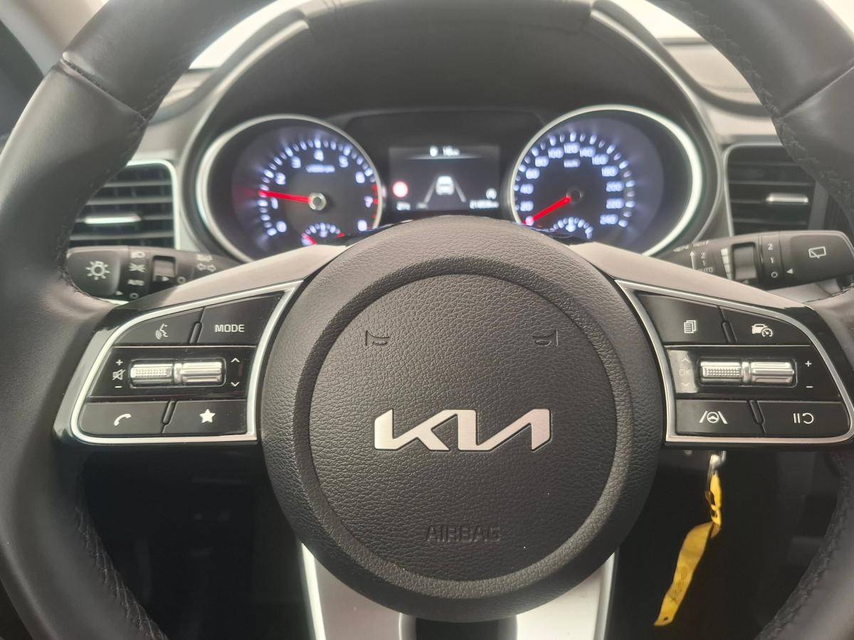 kia-xceed-2025-gasolina-998cc