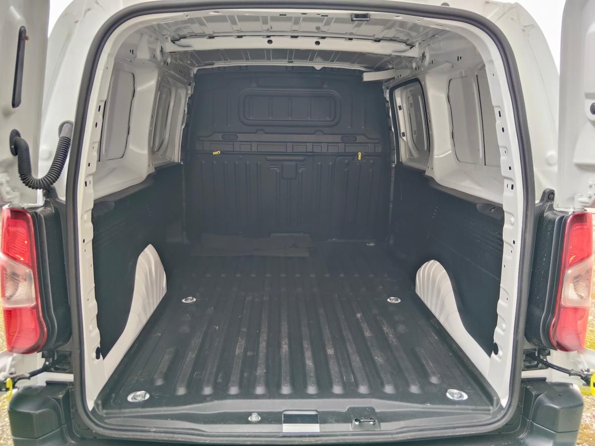 citroen-berlingo-2025-diesel-1499cc