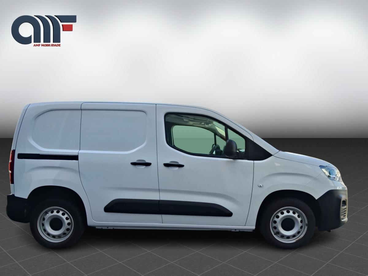 fiat-doblo-2023-diesel-1499cc
