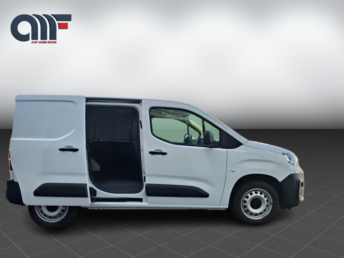 fiat-doblo-2023-diesel-1499cc
