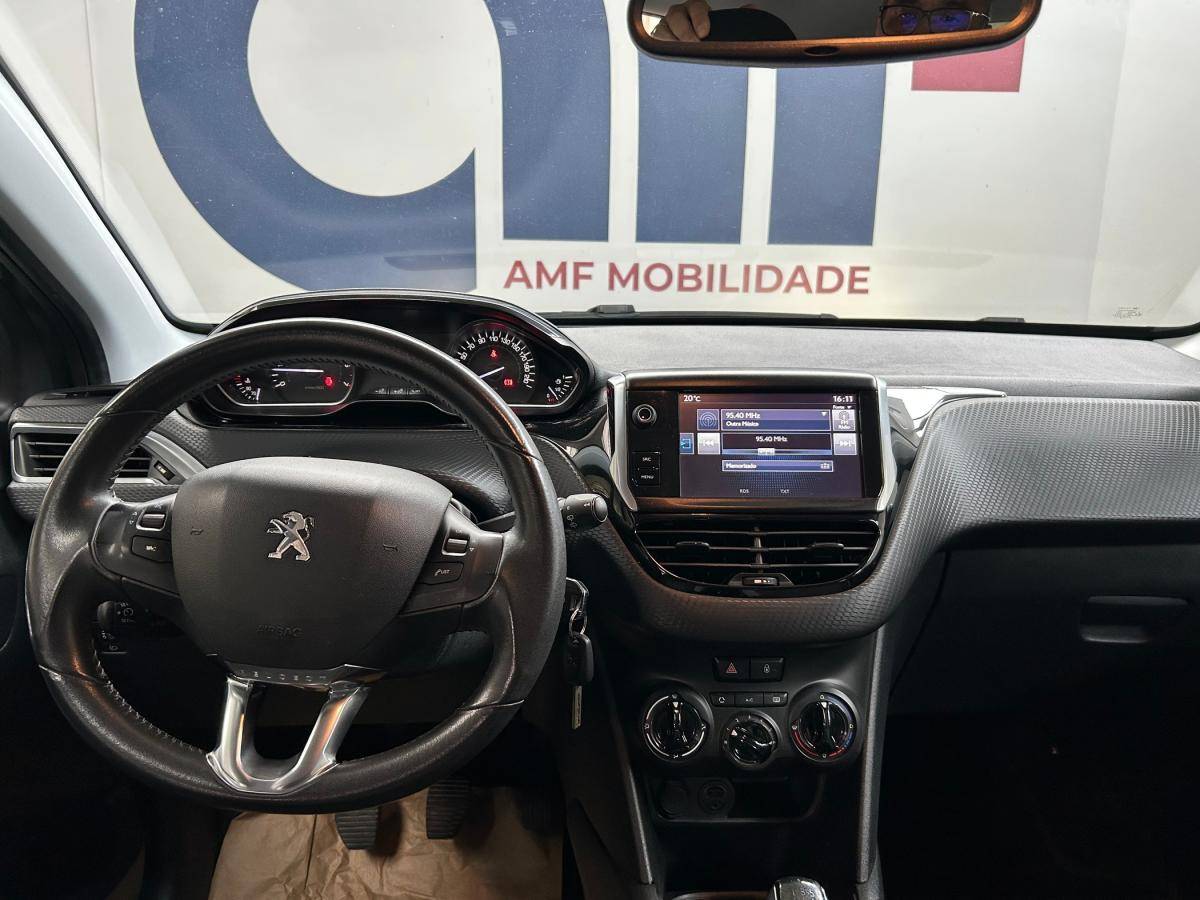 peugeot-208-2016-gasolina-1199cc