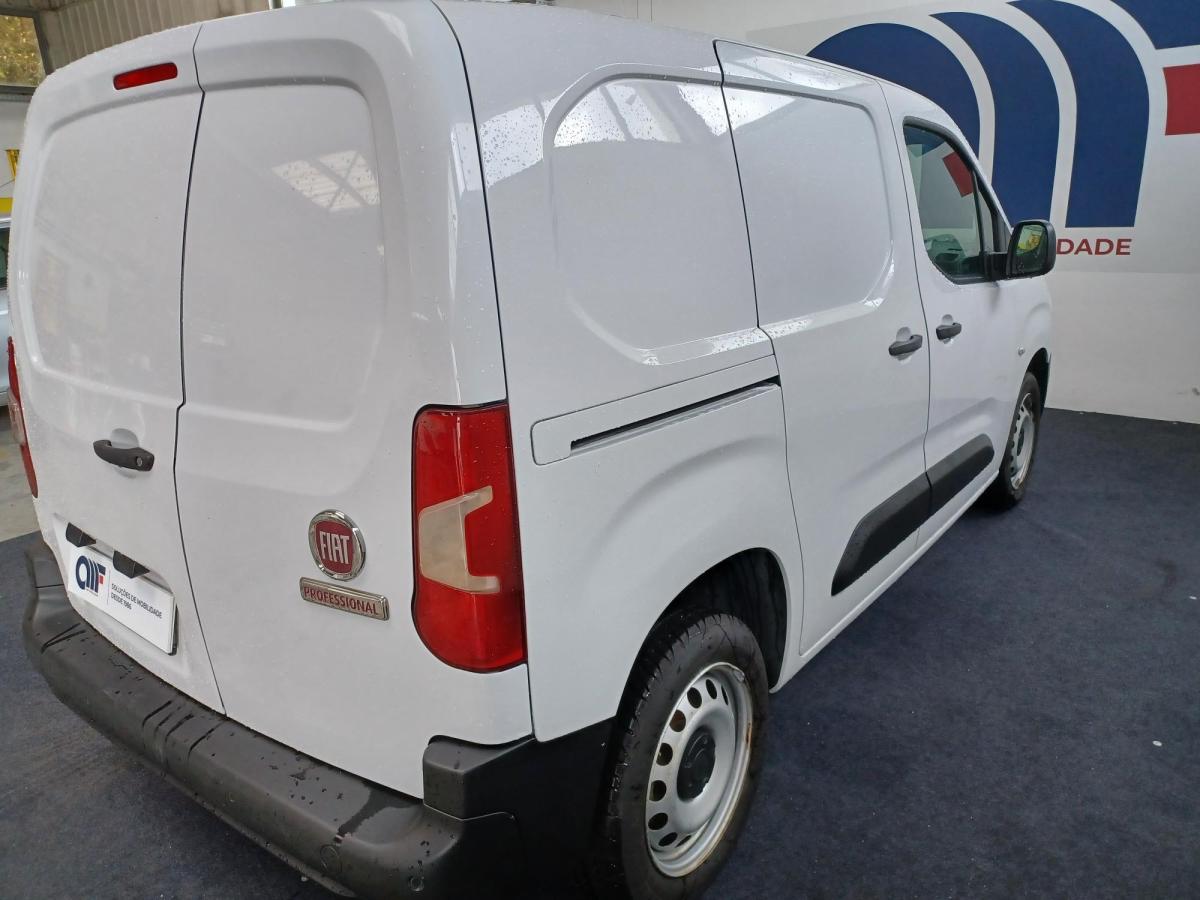 fiat-doblo-2023-diesel-1499cc