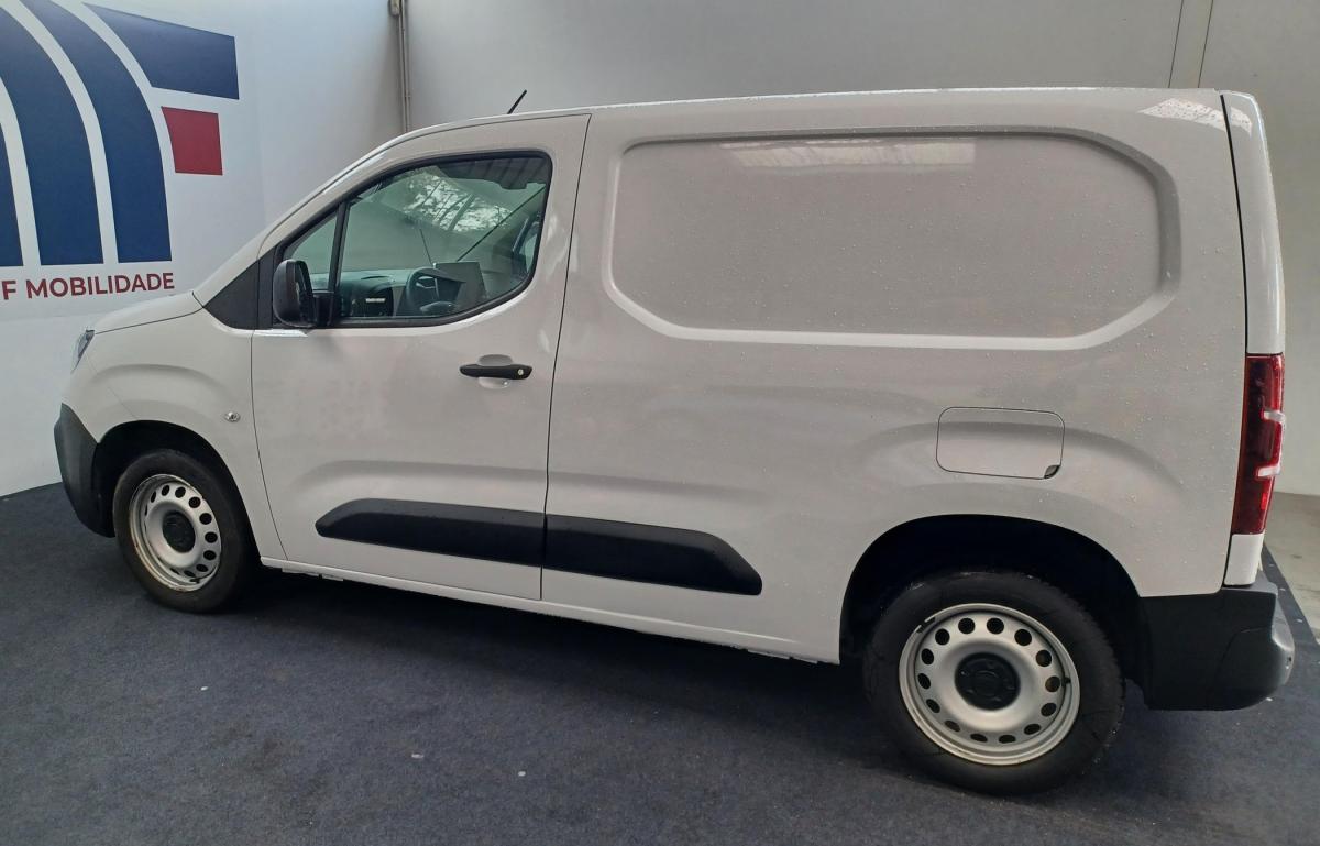 fiat-doblo-2023-diesel-1499cc