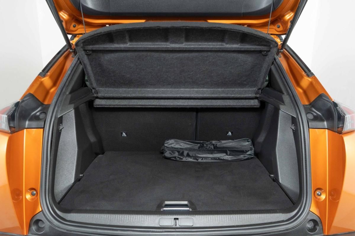 peugeot-2008-2021-gasolina-1199cc