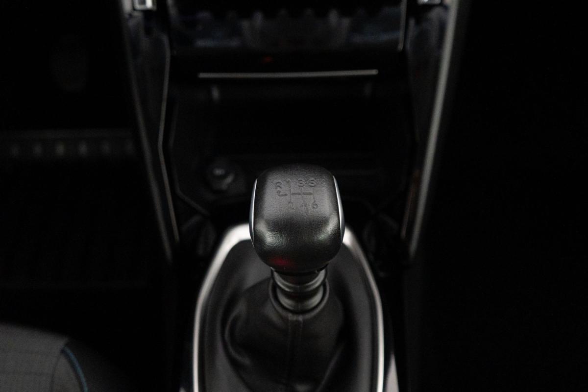 peugeot-2008-2021-gasolina-1199cc