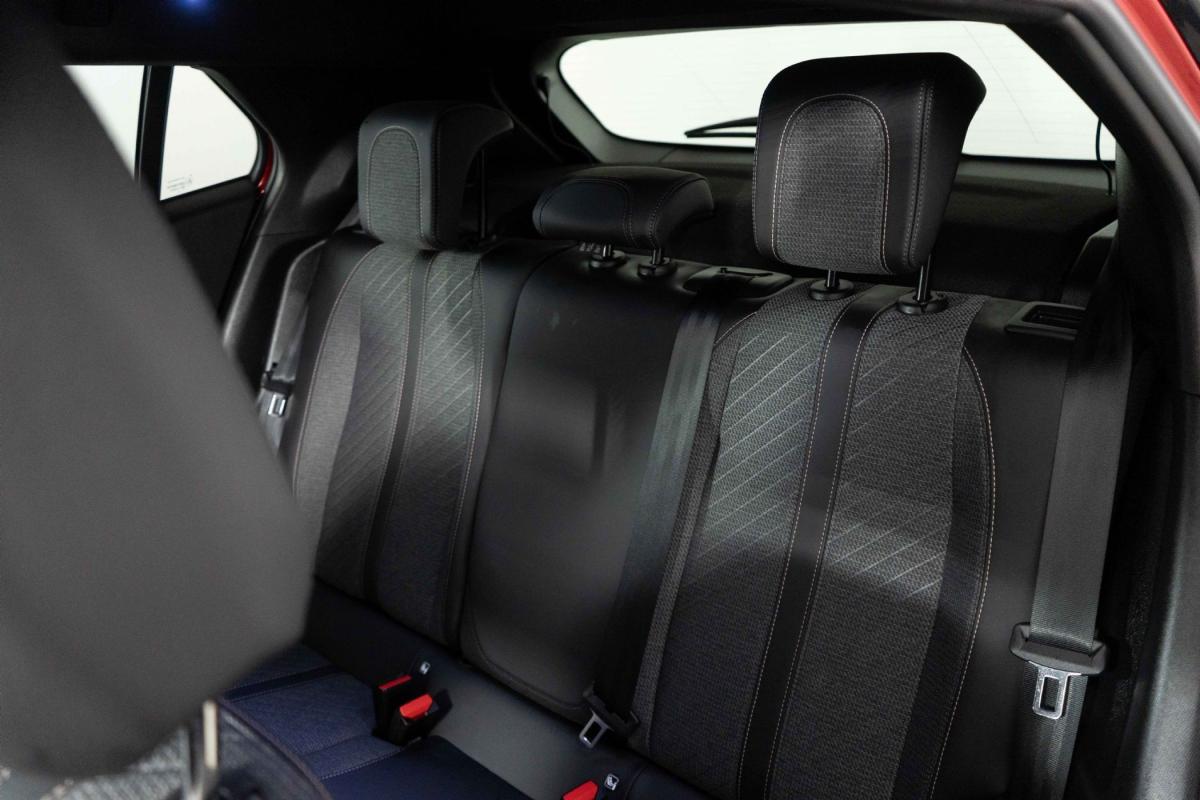 peugeot-2008-2024-gasolina-1199cc