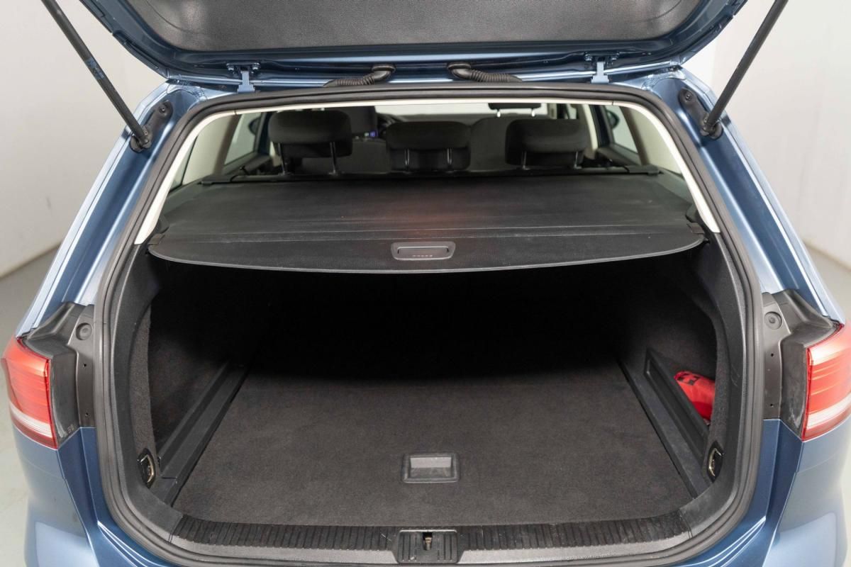 volkswagen-passat-variant-2015-diesel-1598cc