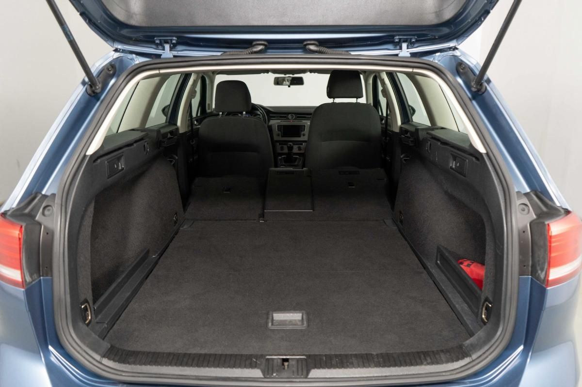 volkswagen-passat-variant-2015-diesel-1598cc
