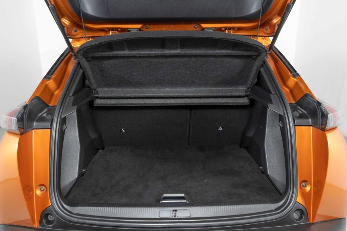 peugeot-2008-2023-gasolina-1199cc