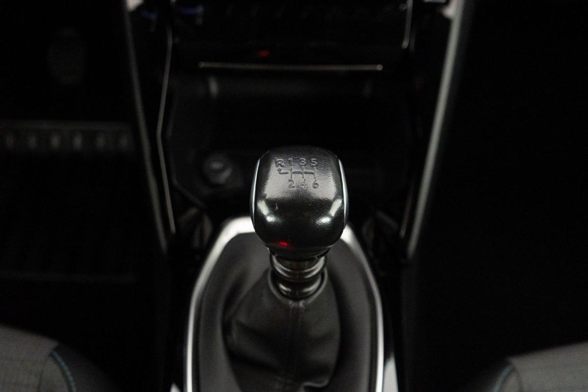 peugeot-2008-2023-gasolina-1199cc